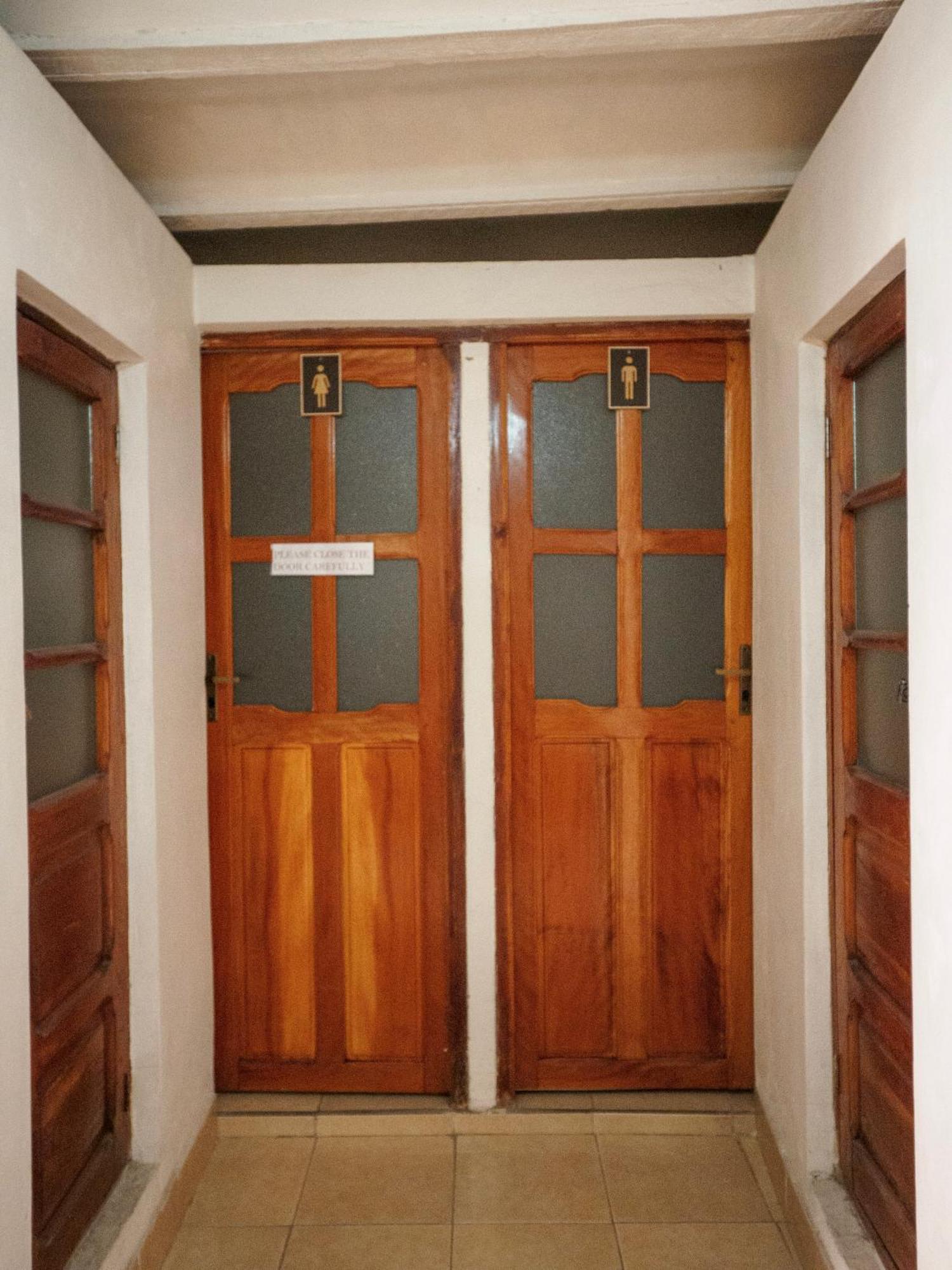 Los Faroles Hostal Potosí Exteriör bild
